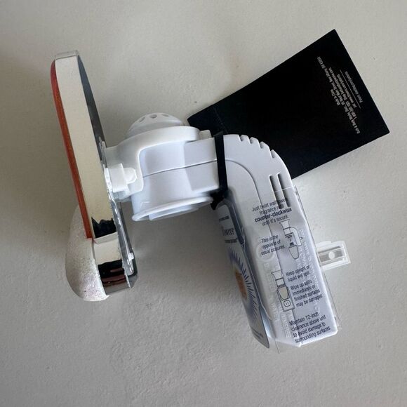 Bath & Body Works Neon Rainbow Nightlight Wallflowers Plug In - Picture 3 of 8